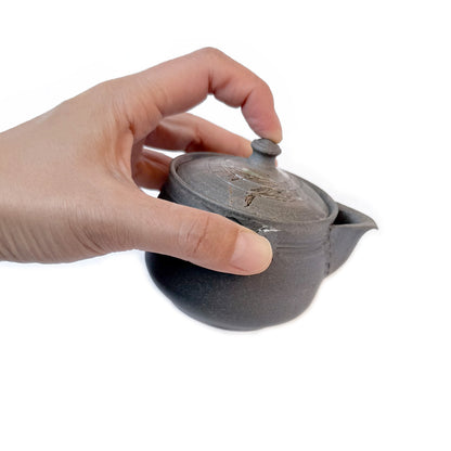Tokoname-yaki Shiboridashi by Jin Tanikawa - Handmade Handleless Teapot | KOESU