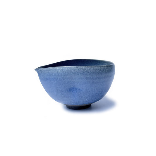 Shigaraki-yaki Katakuchi Chawan - Handmade Japanese Spouted Matcha Bowl | MISORA
