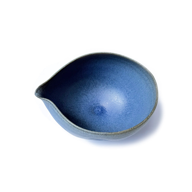 Shigaraki-yaki Katakuchi Chawan - Handmade Japanese Spouted Matcha Bowl | MISORA