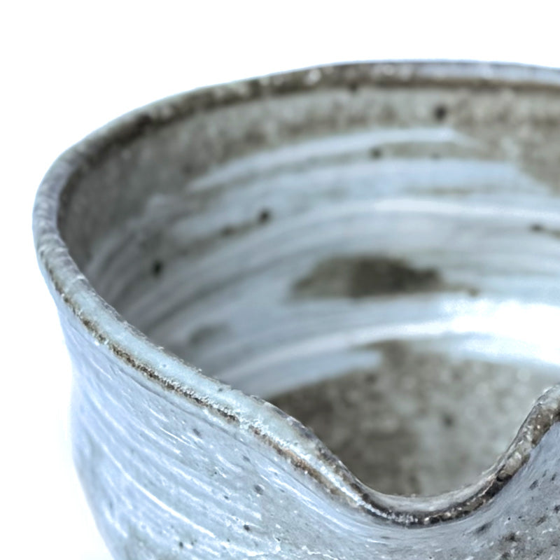 Shigaraki-yaki Katakuchi Chawan by Kiyoshi Kato - Handmade Spouted Matcha Bowl | NEZUMI