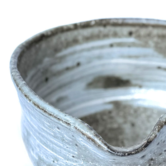 Shigaraki-yaki Katakuchi Chawan by Kiyoshi Kato - Handmade Spouted Matcha Bowl | NEZUMI