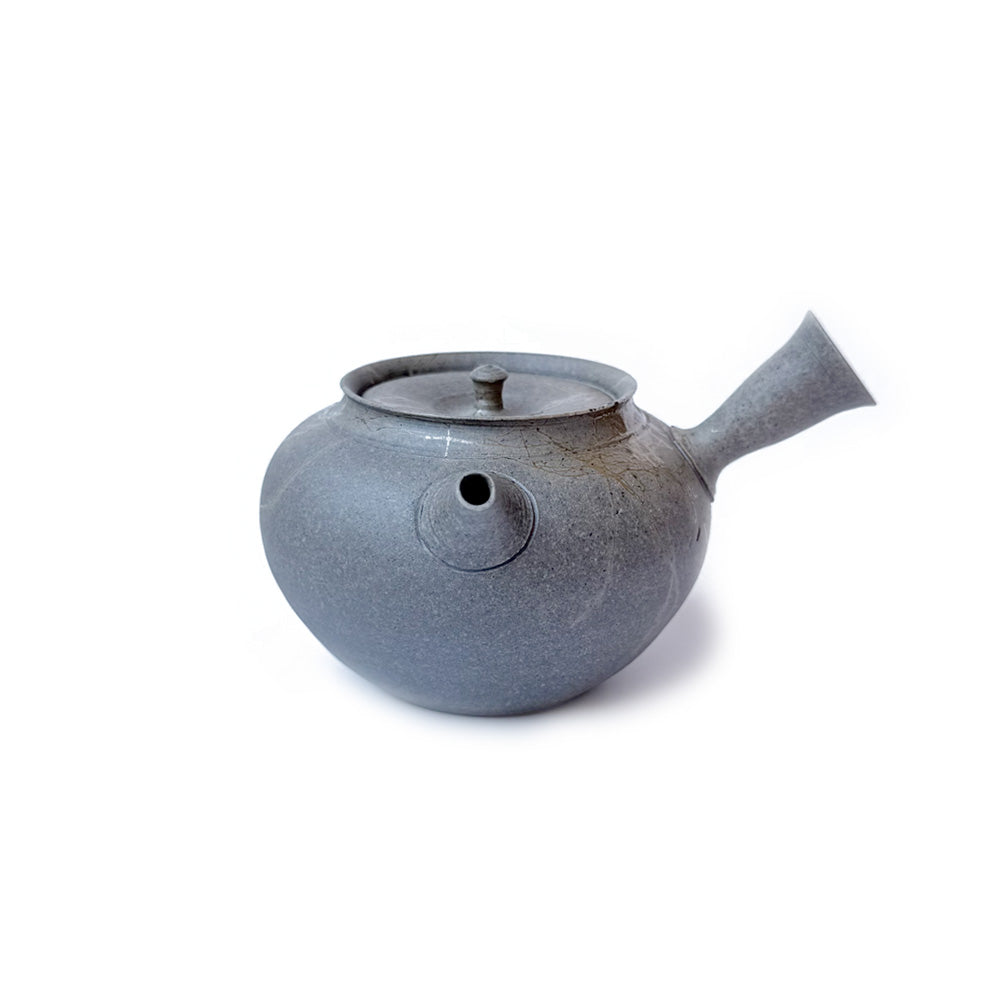 Tokoname-yaki Kyusu by Kansuke Omata - Handmade Japanese Teapot | TSURU